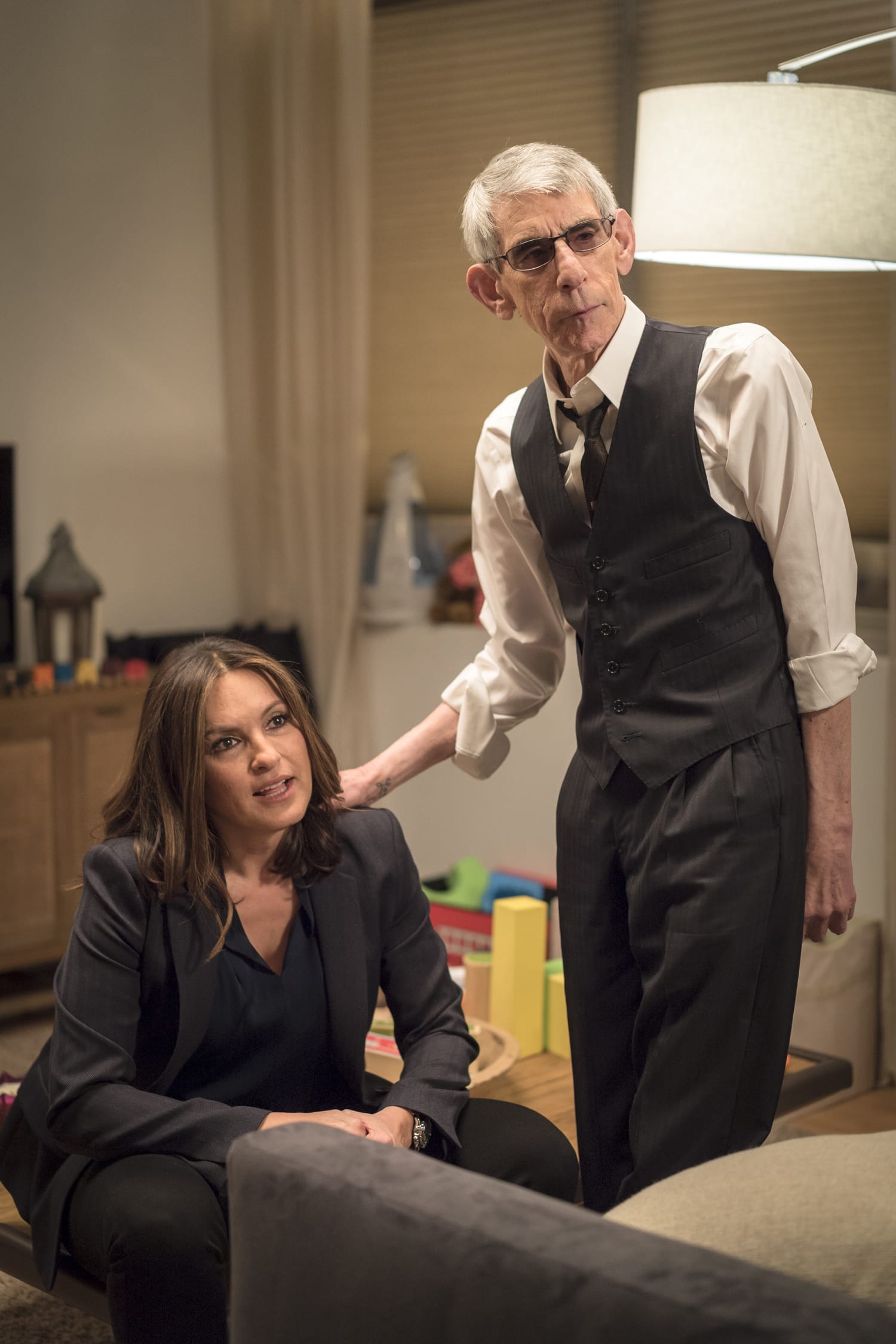 https://media-cldnry.s-nbcnews.com/image/upload/rockcms/2023-02/Olivia-Benson-John-Munch-ME-230219-48b9db.jpg