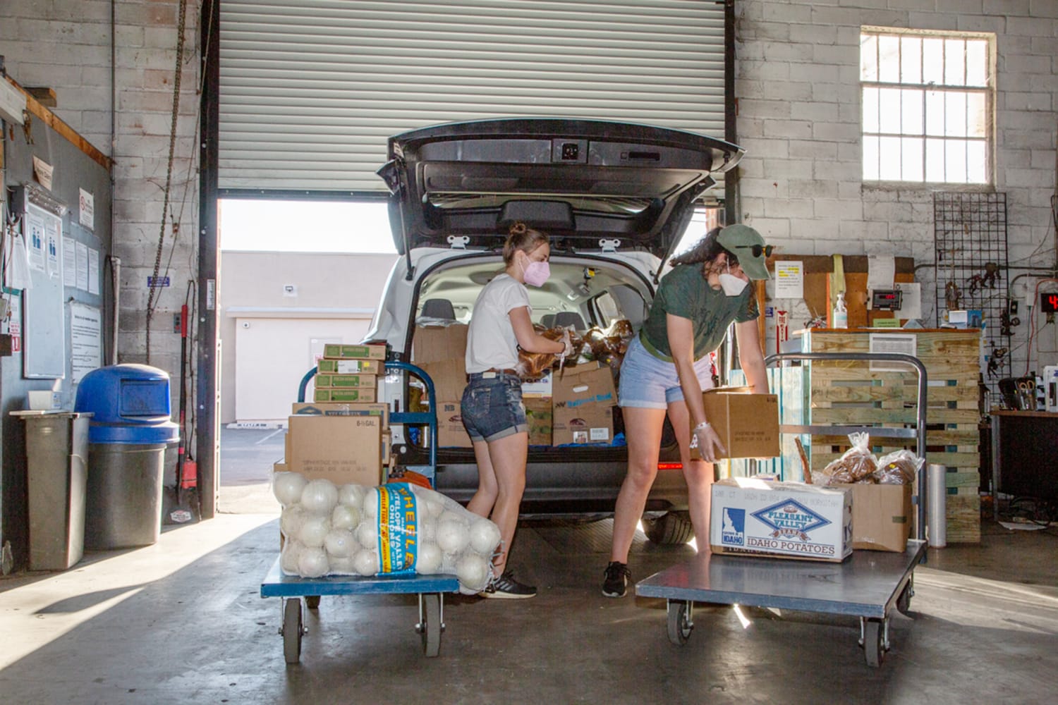 Their Super Bowl game plan: Rescue leftover food and serve it to those in  need