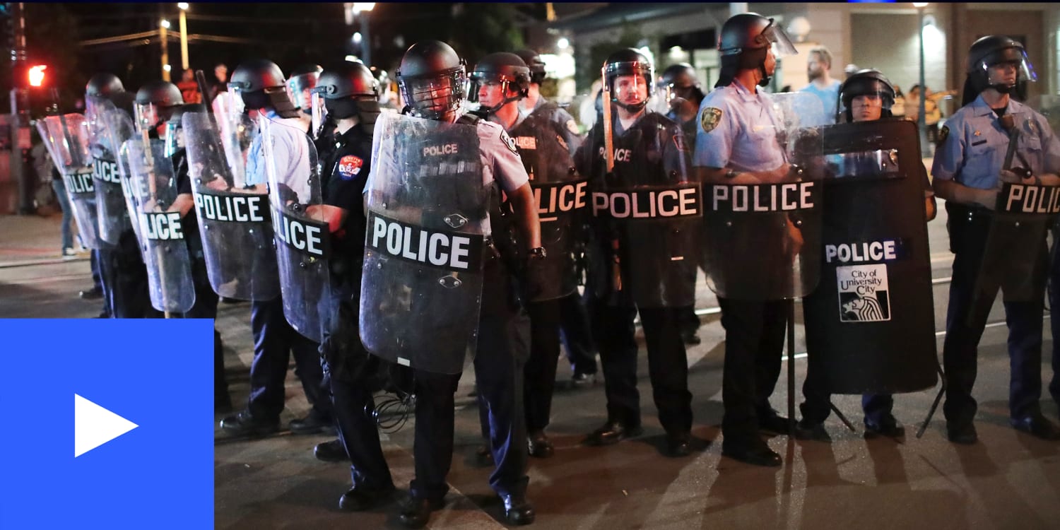 A photo of St. Louis police