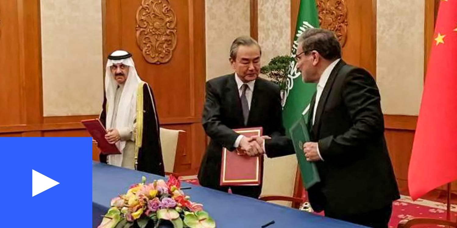 Photo of officials from Iran and Saudi Arabia