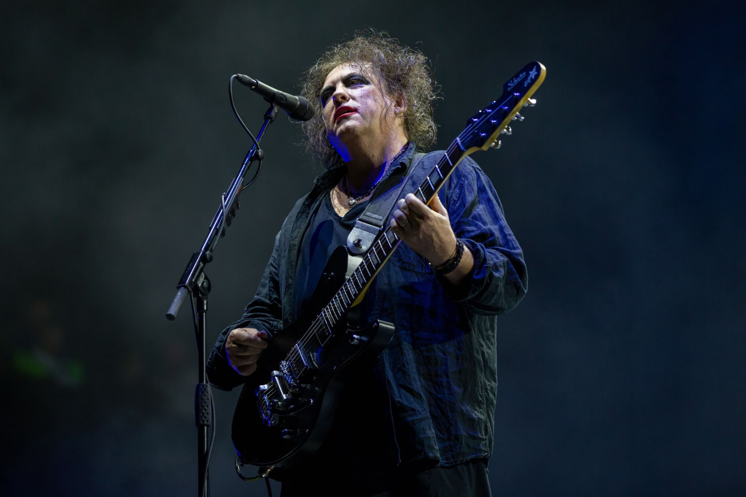 The Cure's Robert Smith persuades Ticketmaster to partially refund 'unduly  high' fees, Ents & Arts News