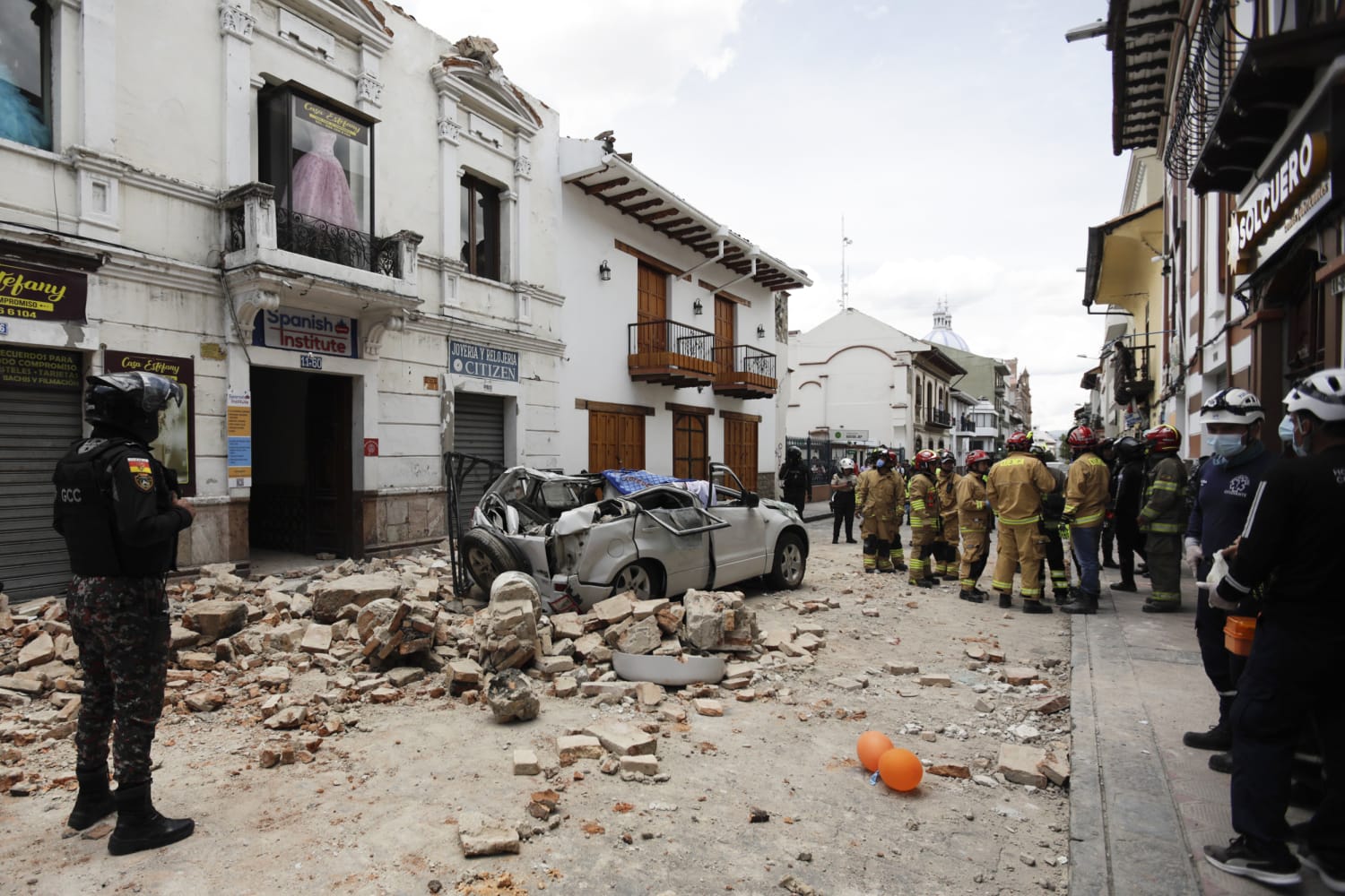 Earthquake in Ecuador kills at least 4, causes wide damage