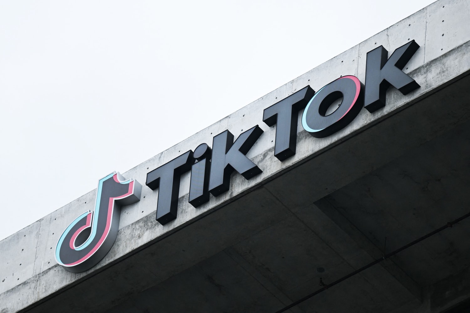 TikTok Social Media Privacy Settings - Internet Matters