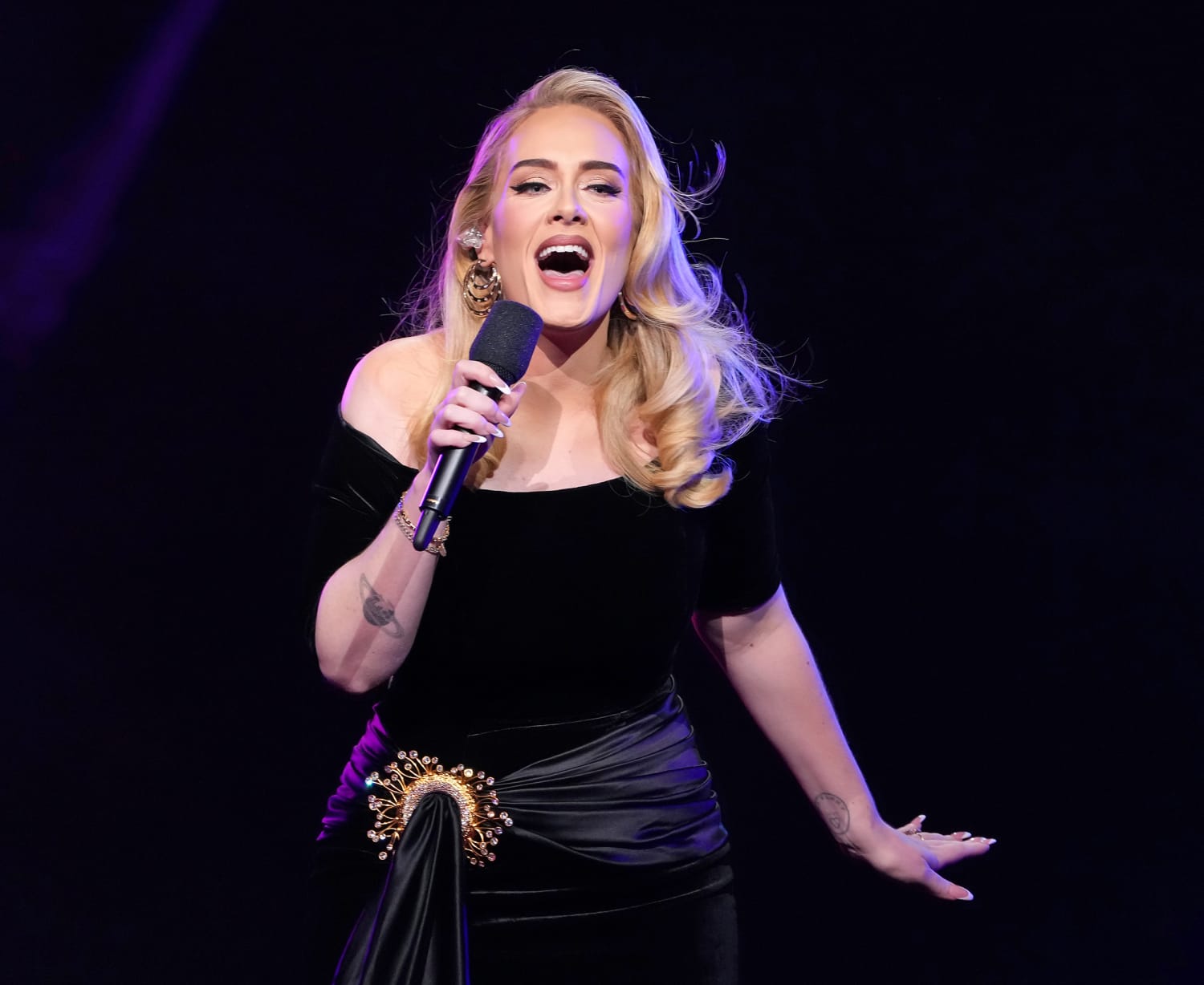 Tickets to Adele's Las Vegas Residency Cost as Much as $41,000 - Bloomberg