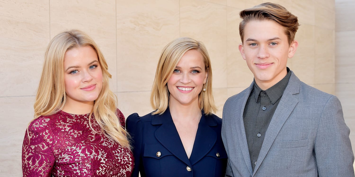 Reese Witherspoon's kids: A guide to the actor's 3 kids