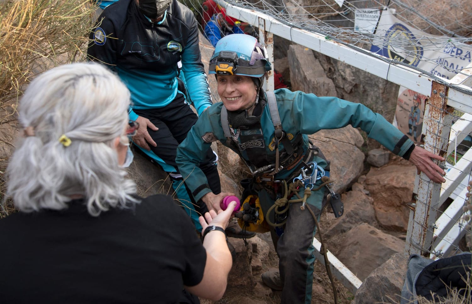 Испанската бегачка Беатрис Фламини се появява след 500 дни в пещерата