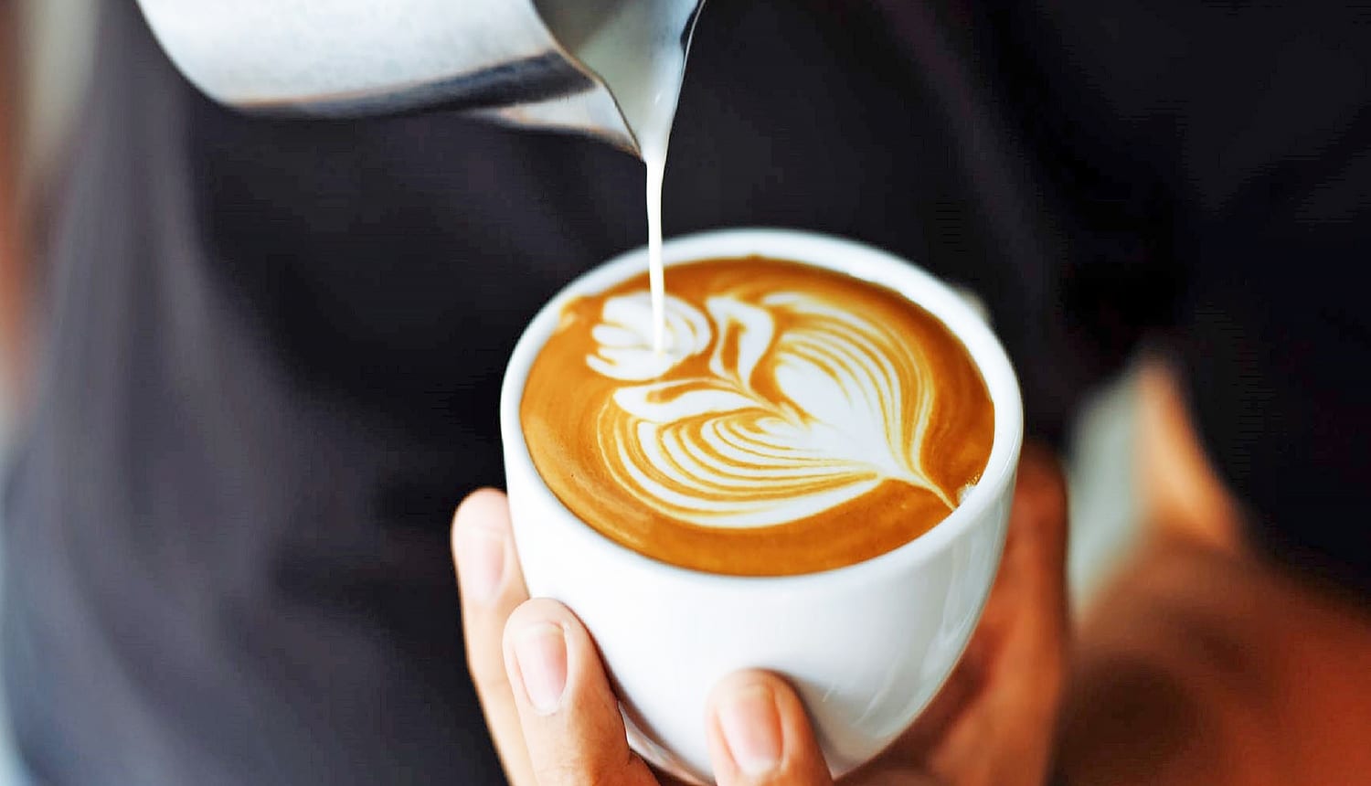 How To Pour Latte Art (Pro Tips for Beginners)