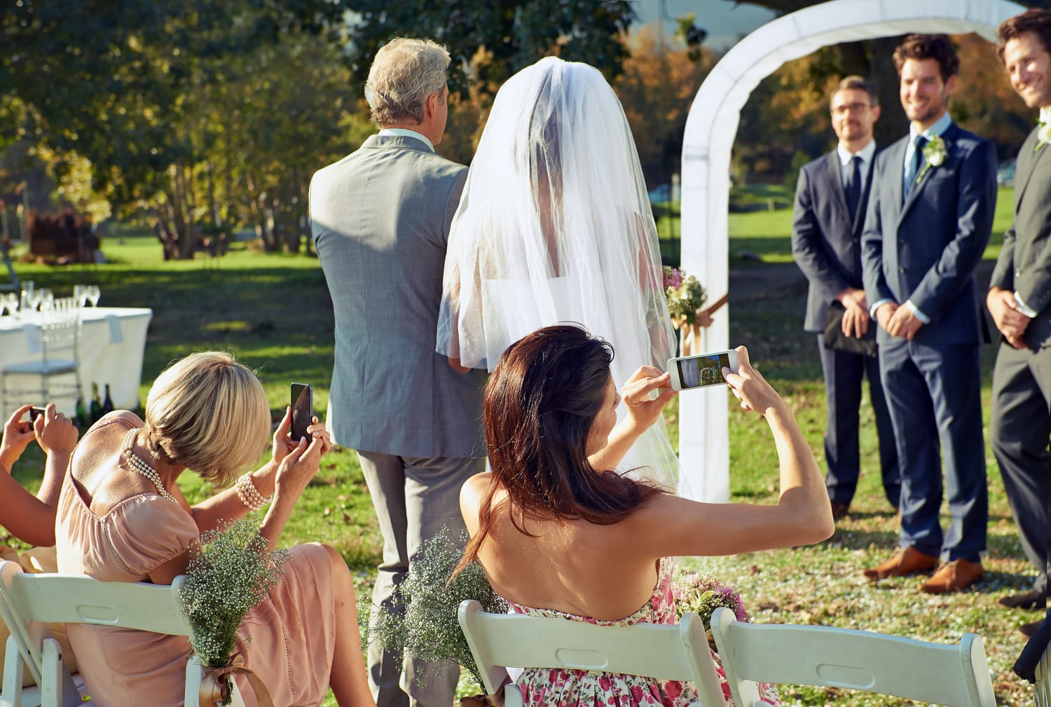 Wedding Expert Shares Things Wedding Party Members Should Never Do