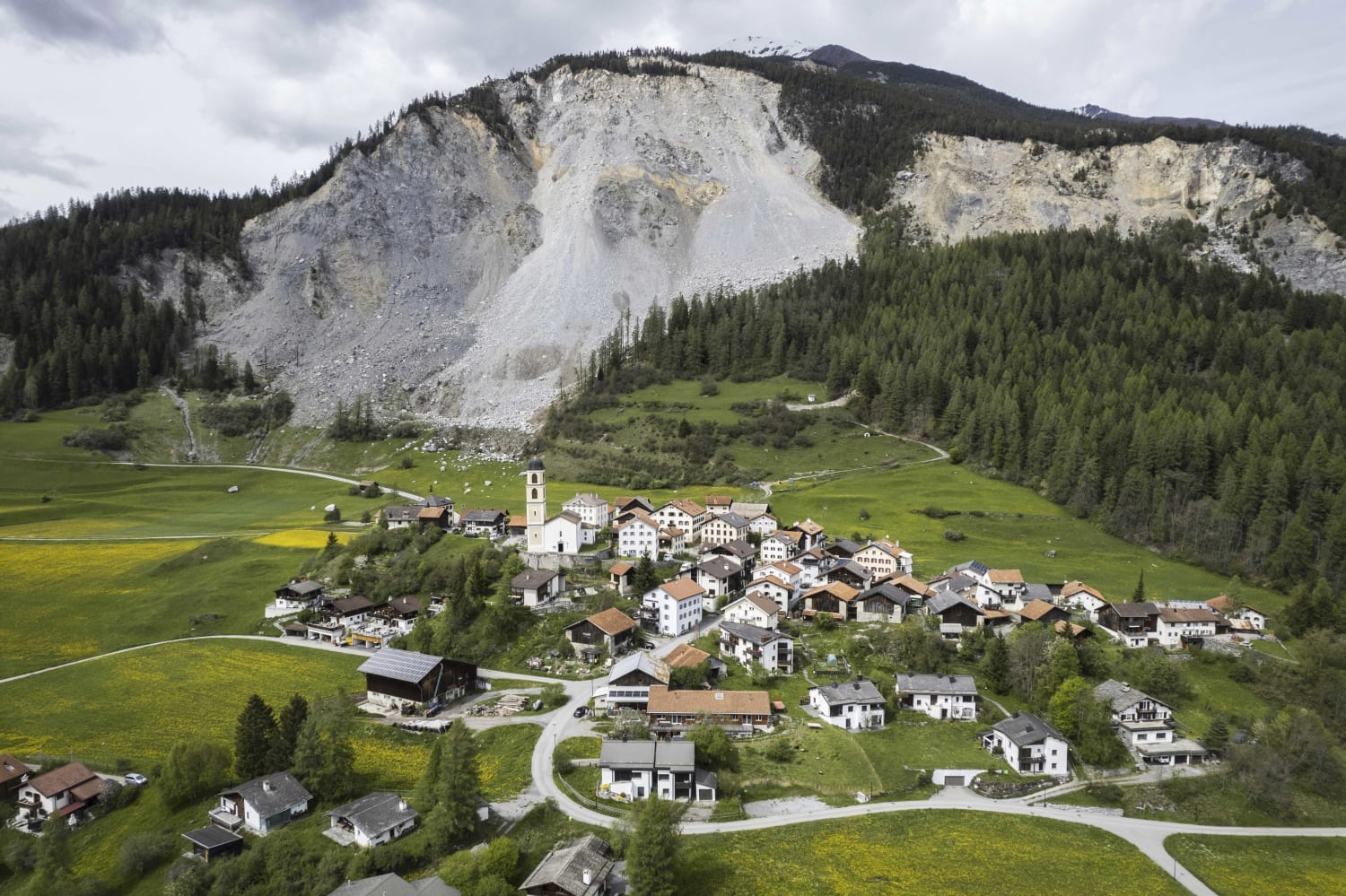 Swiss village Brienz evacuated over mountain rockslide fears