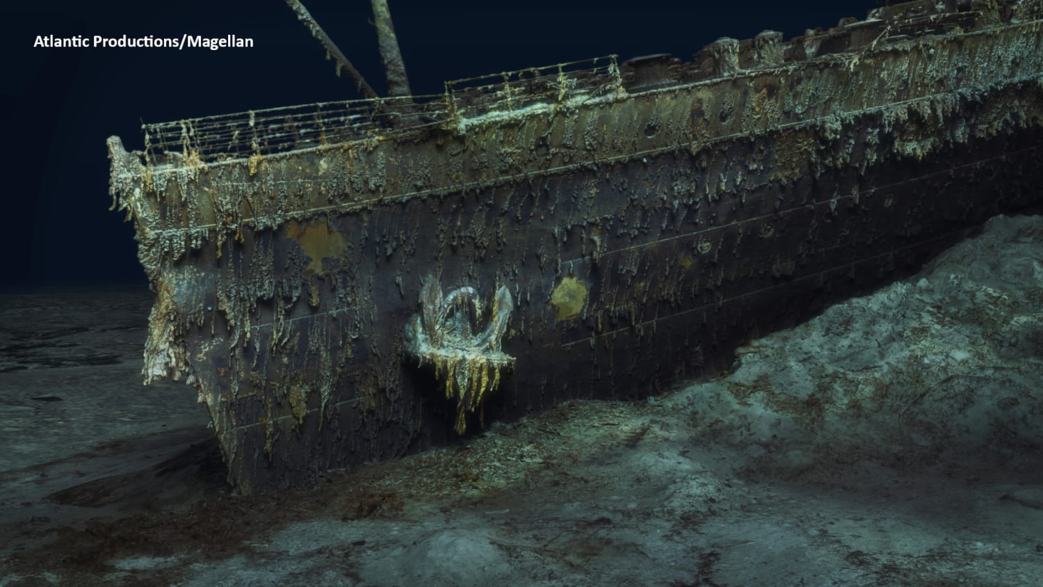 rms titanic wreck bow