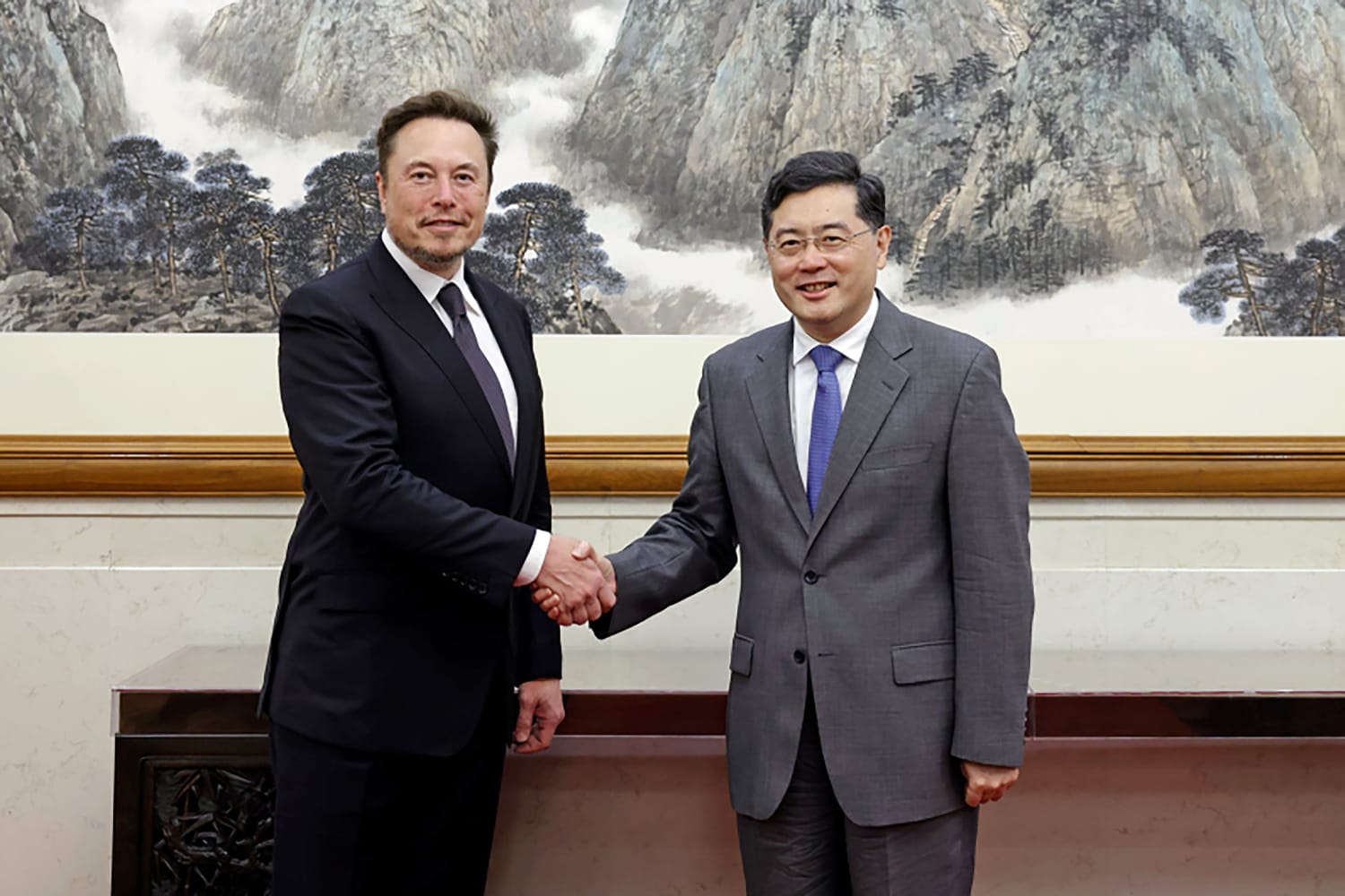 Elon Musk leaves China after whirlwind trip filled with praise and politics