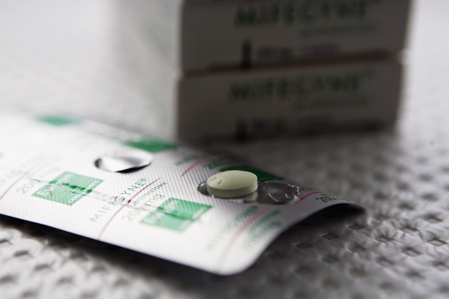 La Corte Suprema de EE. UU. accede a pronunciarse sobre la píldora abortiva  mifepristona