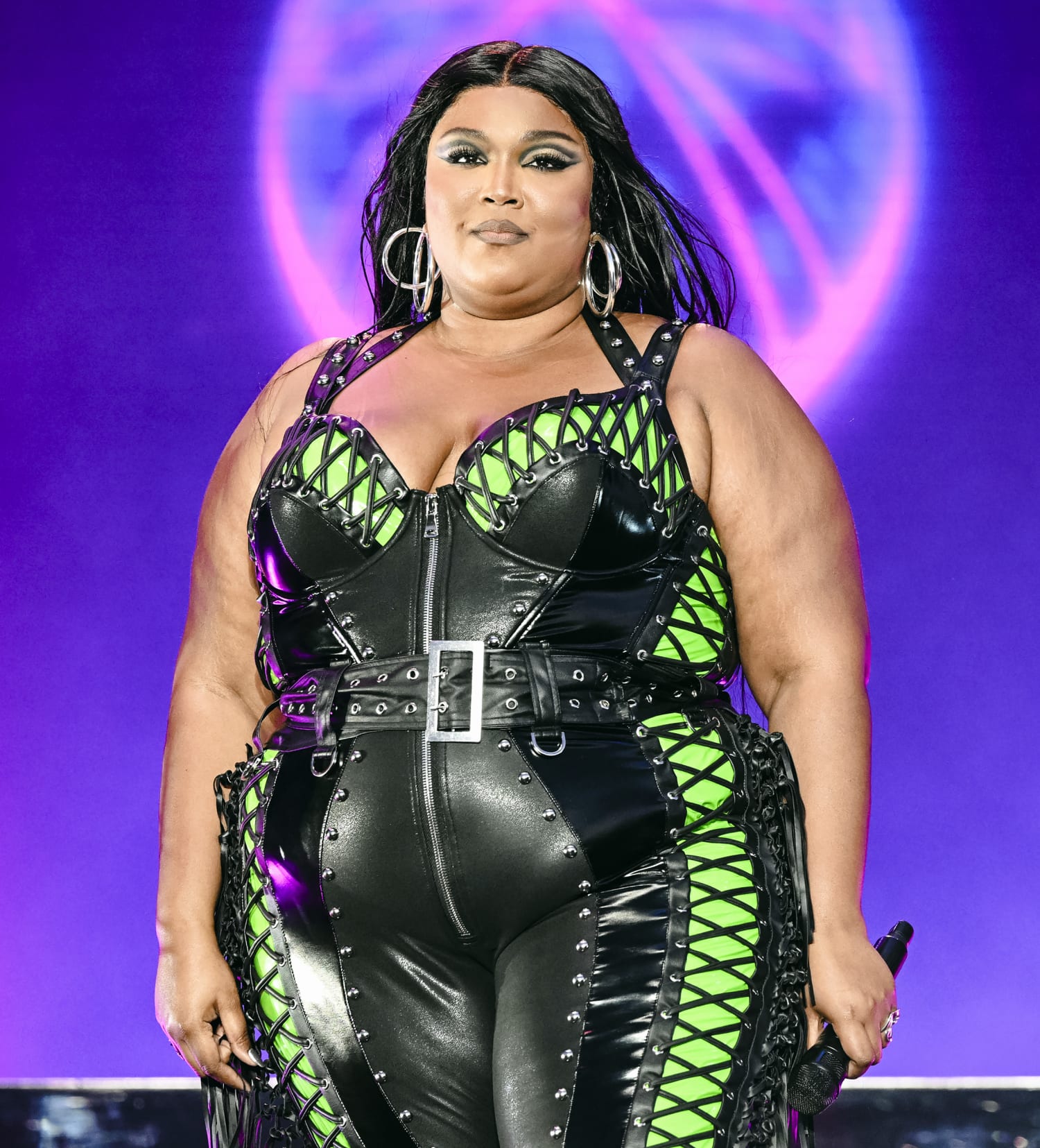 Lizzo sued over sexual harassment and hostile work environment allegations pic picture
