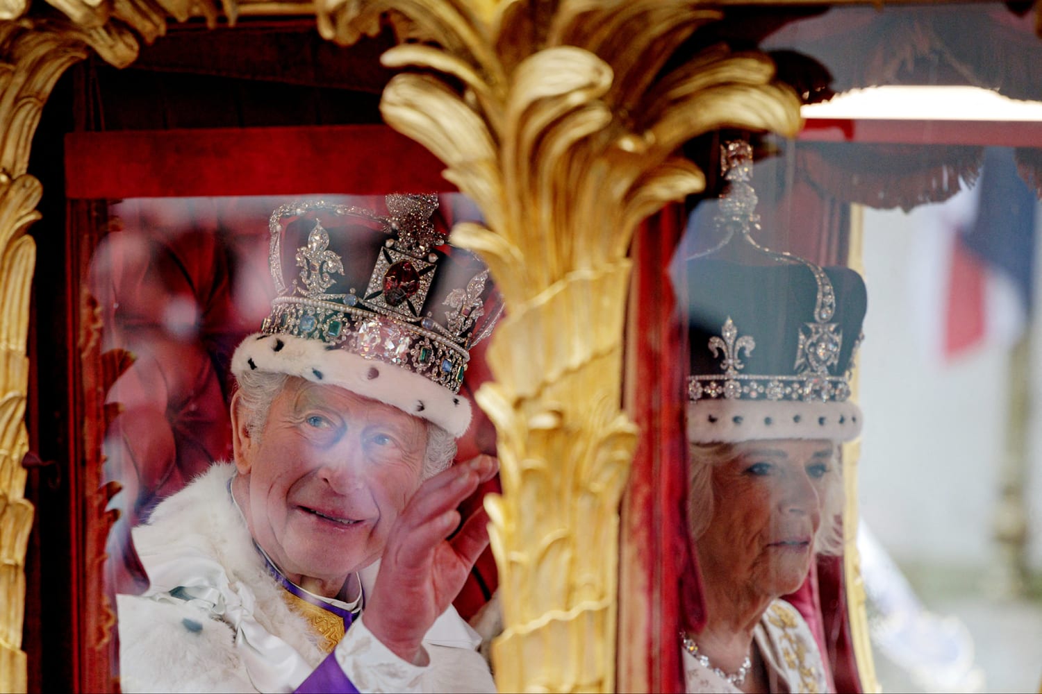 Reino Unido corona a su nuevo rey Carlos III en una ceremonia de  tradiciones milenarias