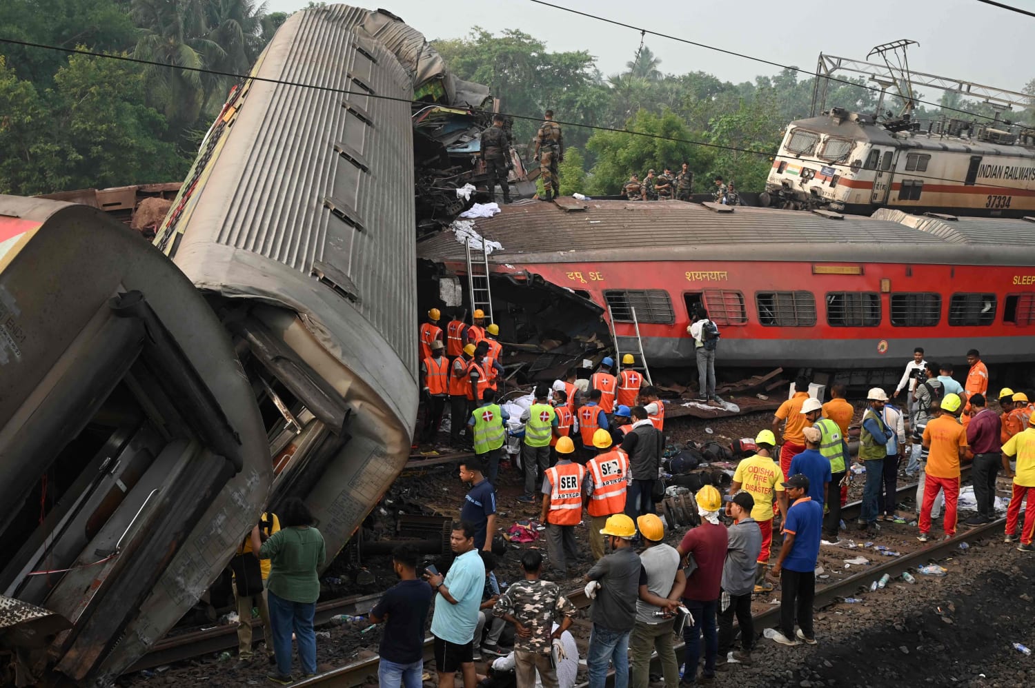 لا يزال سبب تحطم القطار الهندي الذي أودى بحياة المئات غير معروف ، حيث يقول المسؤولون إن جهود الإنقاذ قد اكتملت