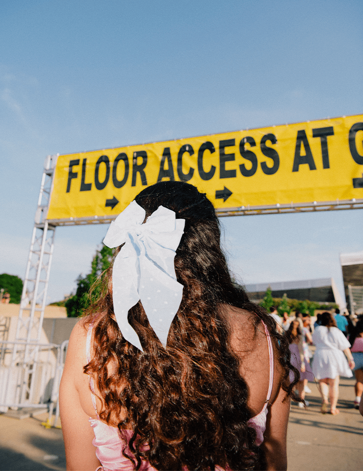 Ticketless Taylor Swift fans gather outside stadiums for a different kind of Eras Tour experience