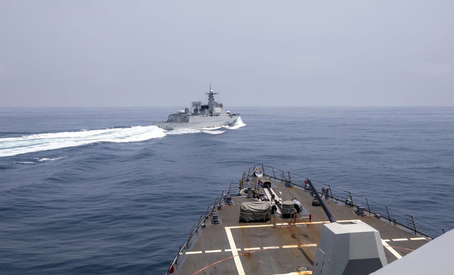 الولايات المتحدة تنشر فيديو لقاء مع سفينة حربية صينية في مضيق تايوان