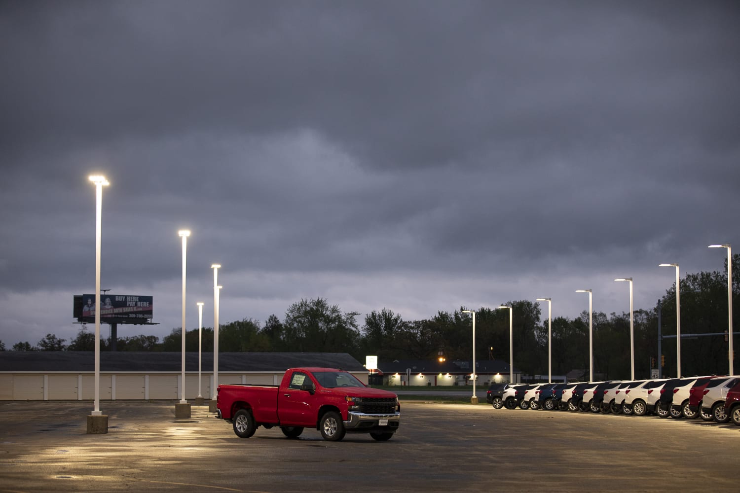 GM to invest more than $1 billion to produce new heavy-duty pickups