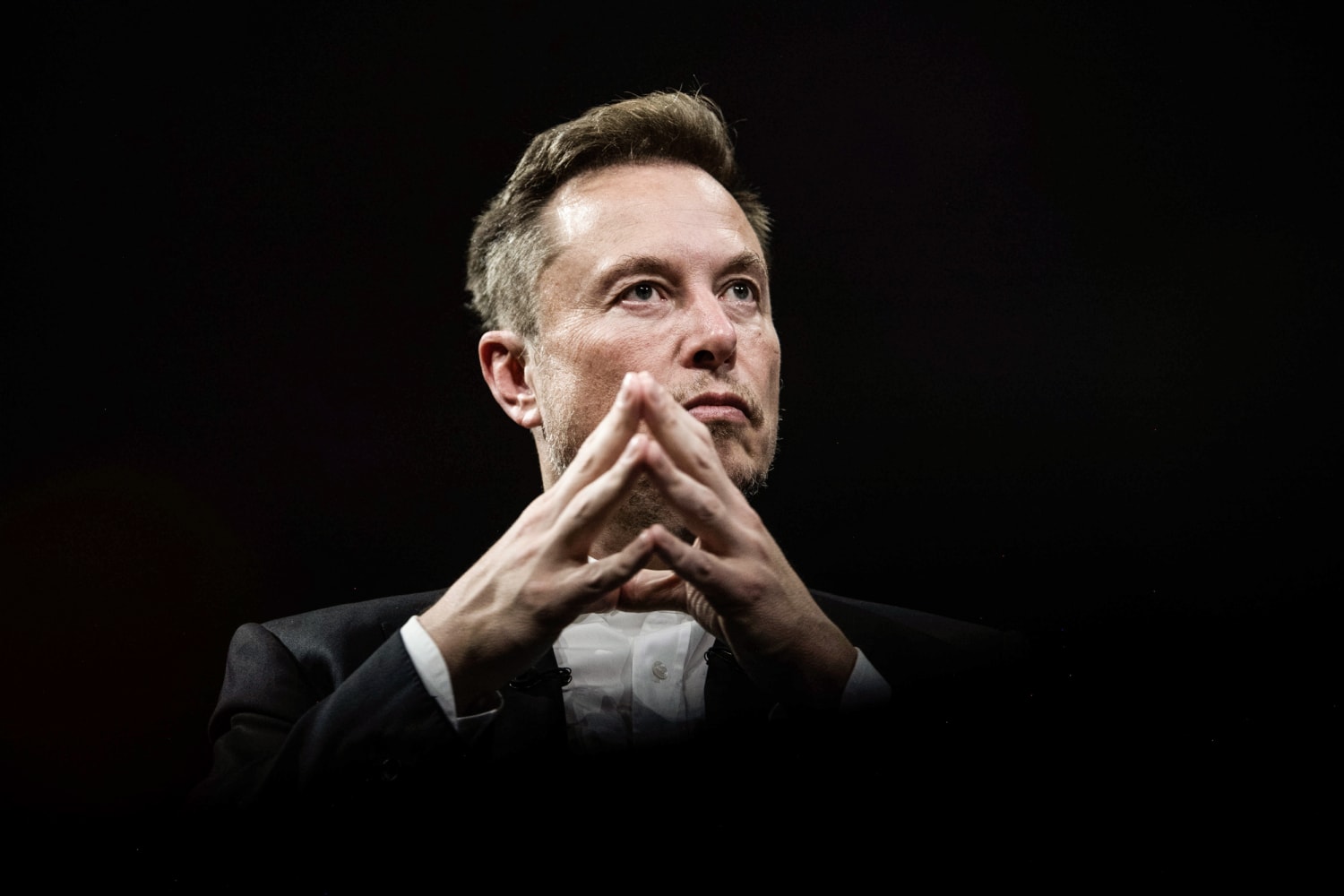 Elon Musk says Twitter will change its logo to an ‘X’