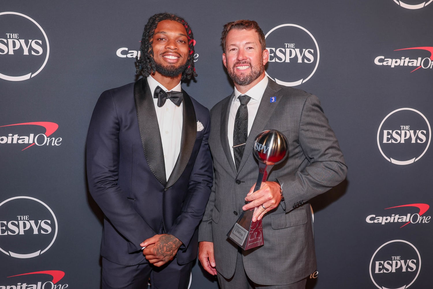 Damar Hamlin Cries At ESPYS While Honoring Buffalo Bills Trainers