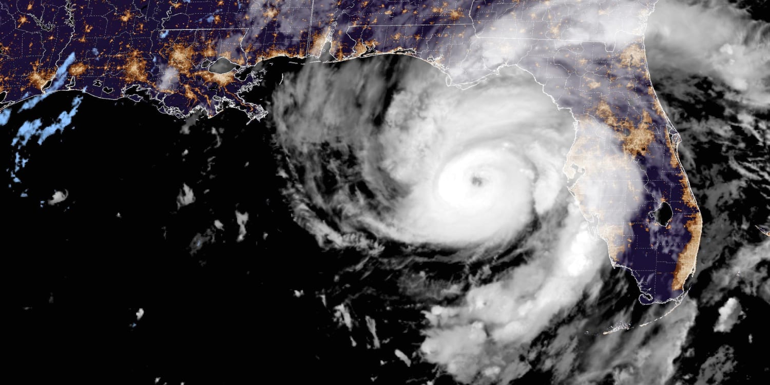 Breaking - Nicole, now a hurricane, barrels toward Florida