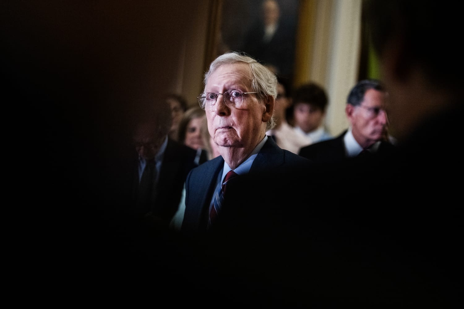 At a Kentucky event, Sen.  Mitch McConnell froze again