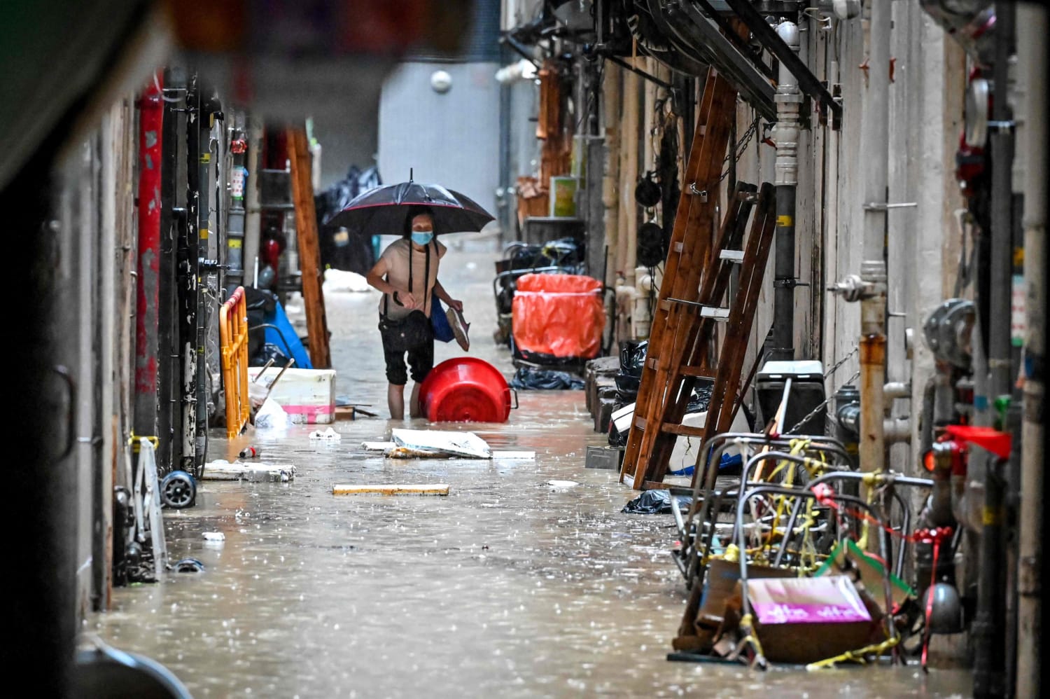 Hong Kong record rainfall, flooding after black storm hits image