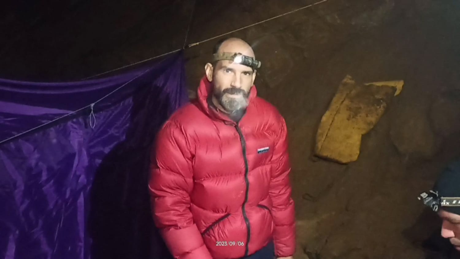 Rescue begins for American scientist trapped 3,000 feet inside Turkish cave