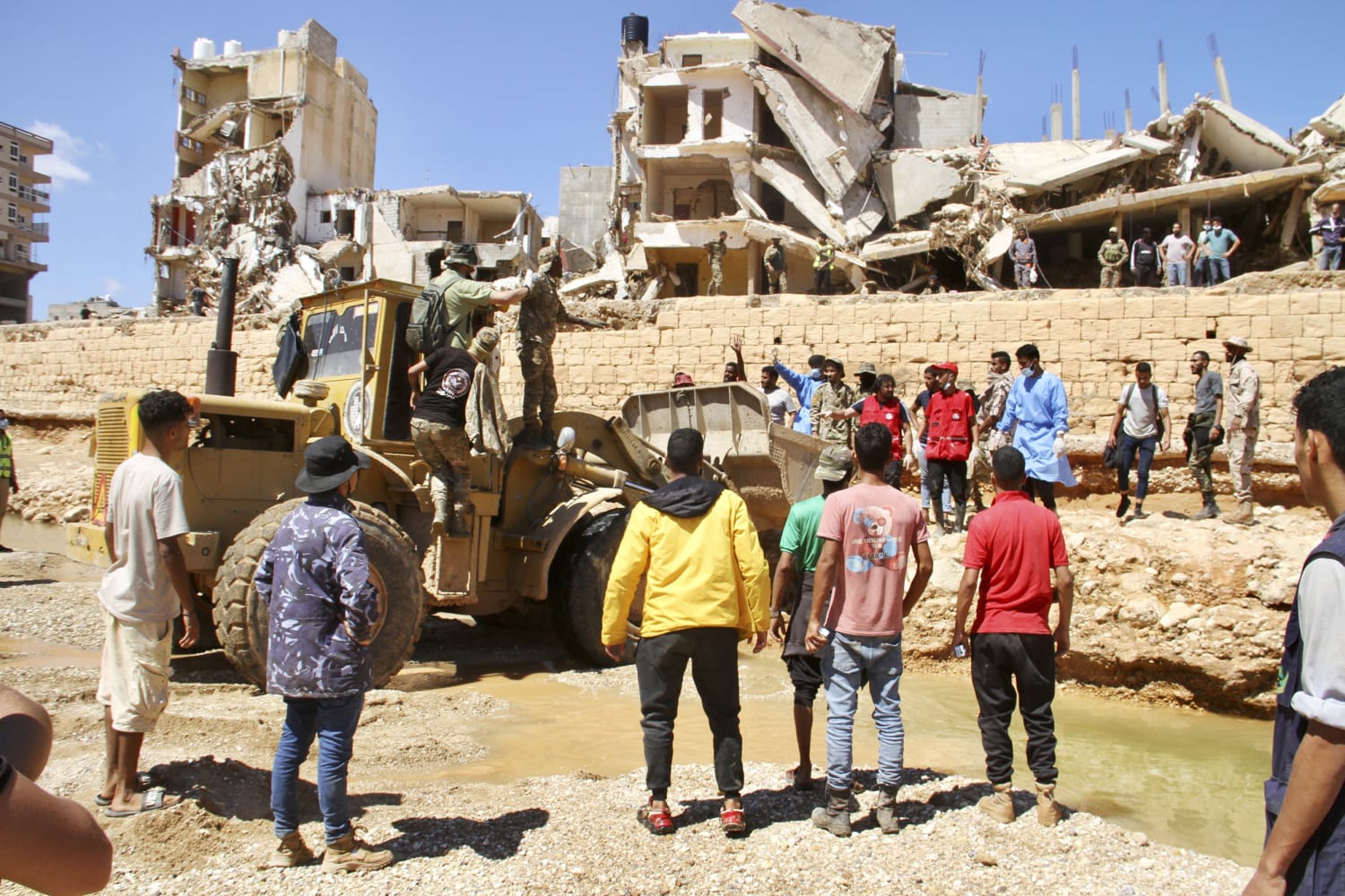 Броят на жертвите на наводненията в Либия достигна 11 300 души