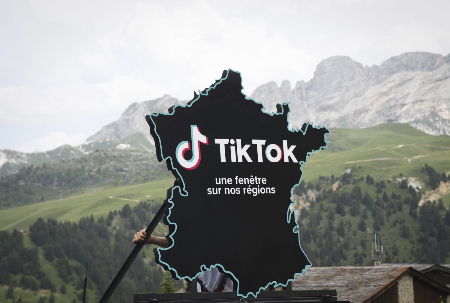 mn..  TikTok