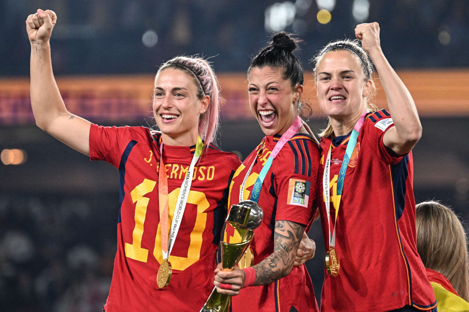 Spains women players to end boycott after football federation commits to change
