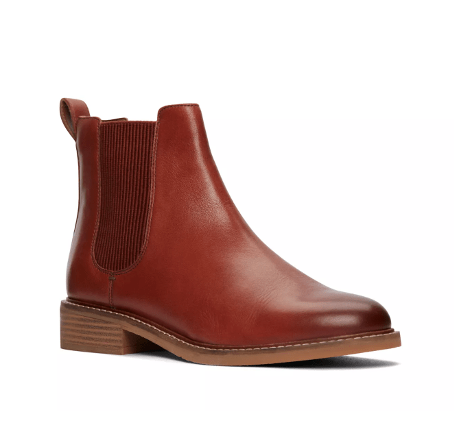 11 best Chelsea boots for fall, according to experts and editors