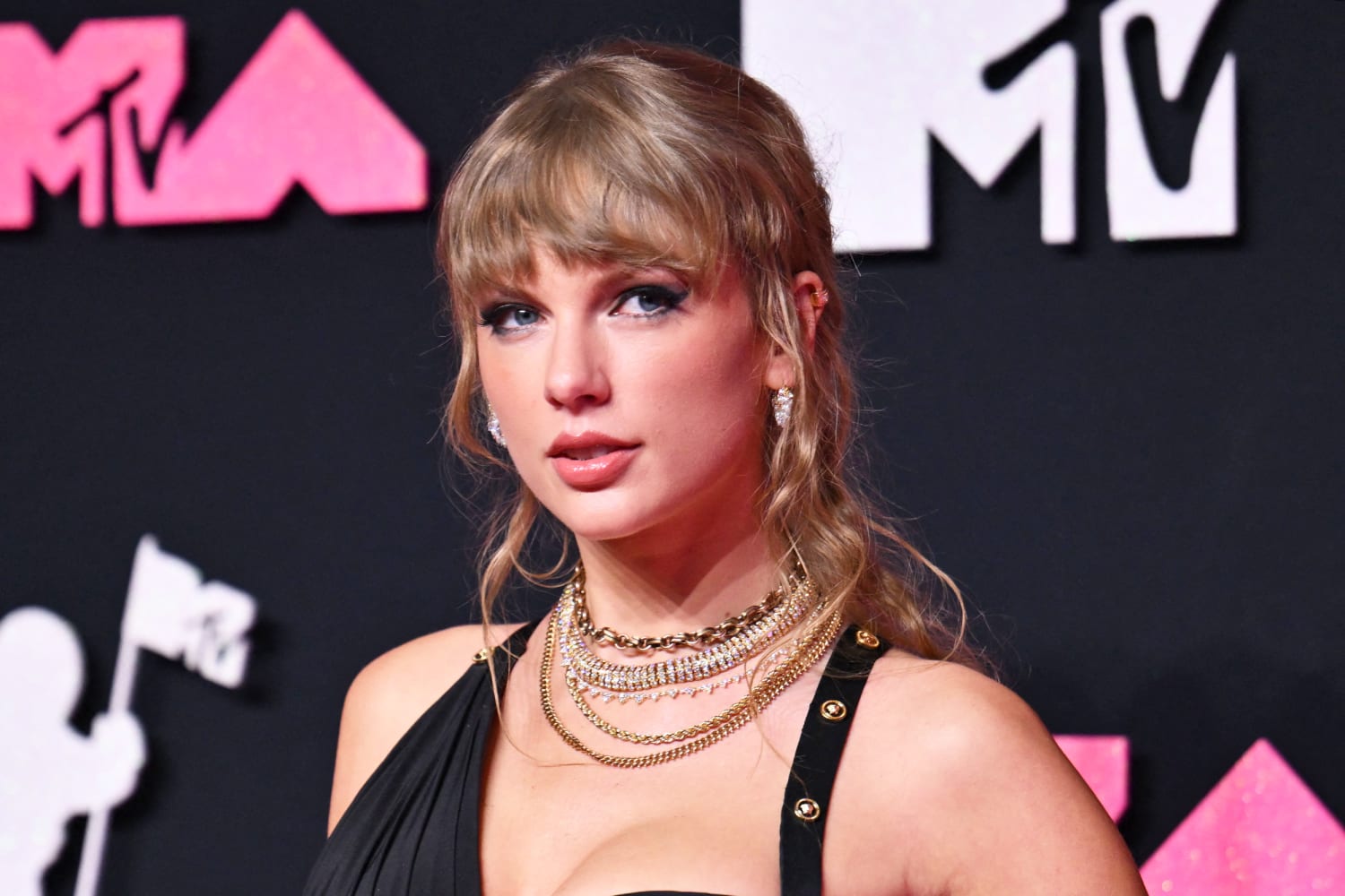 Taylor Swift confirms the rumors — she's a Philadelphia Eagles fan