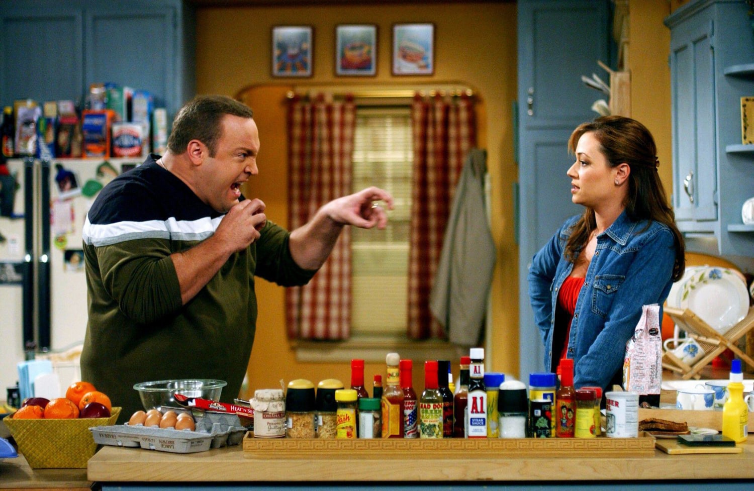 Leah Remini, Kevin James Honor 'The King Of Queens' On 25th Anniversary