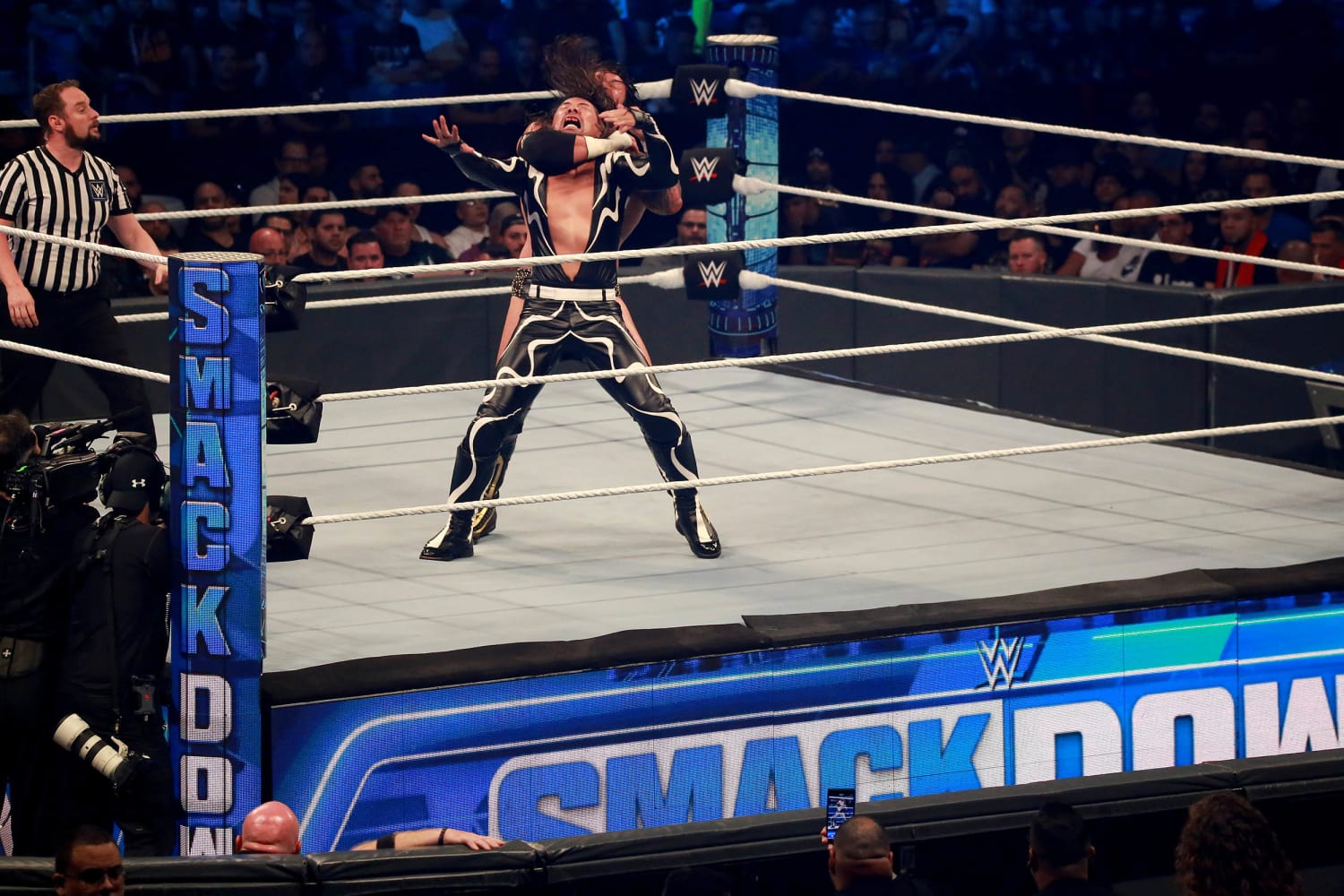 WWE SmackDown: Live Stream And TV Channel Info For WWE Show At The