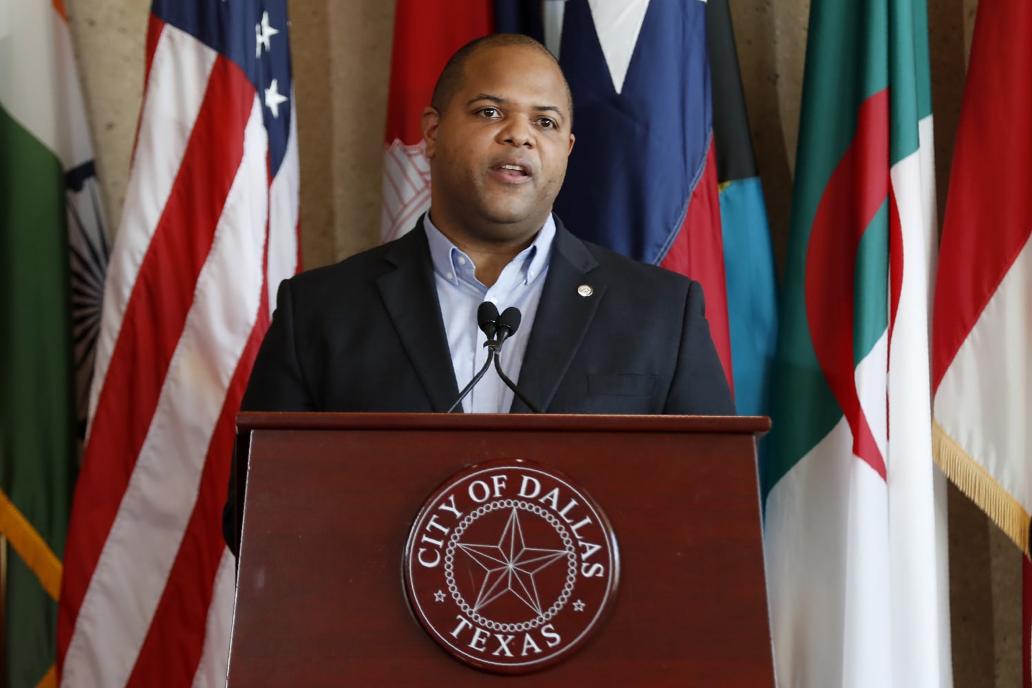 Dallas County Democrats call for now-Republican Mayor Eric Johnson