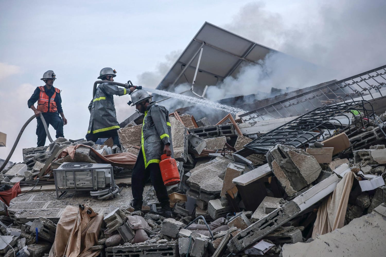 https://media-cldnry.s-nbcnews.com/image/upload/rockcms/2023-10/231008-gaza-city-mb-0749-f33e6d.jpg