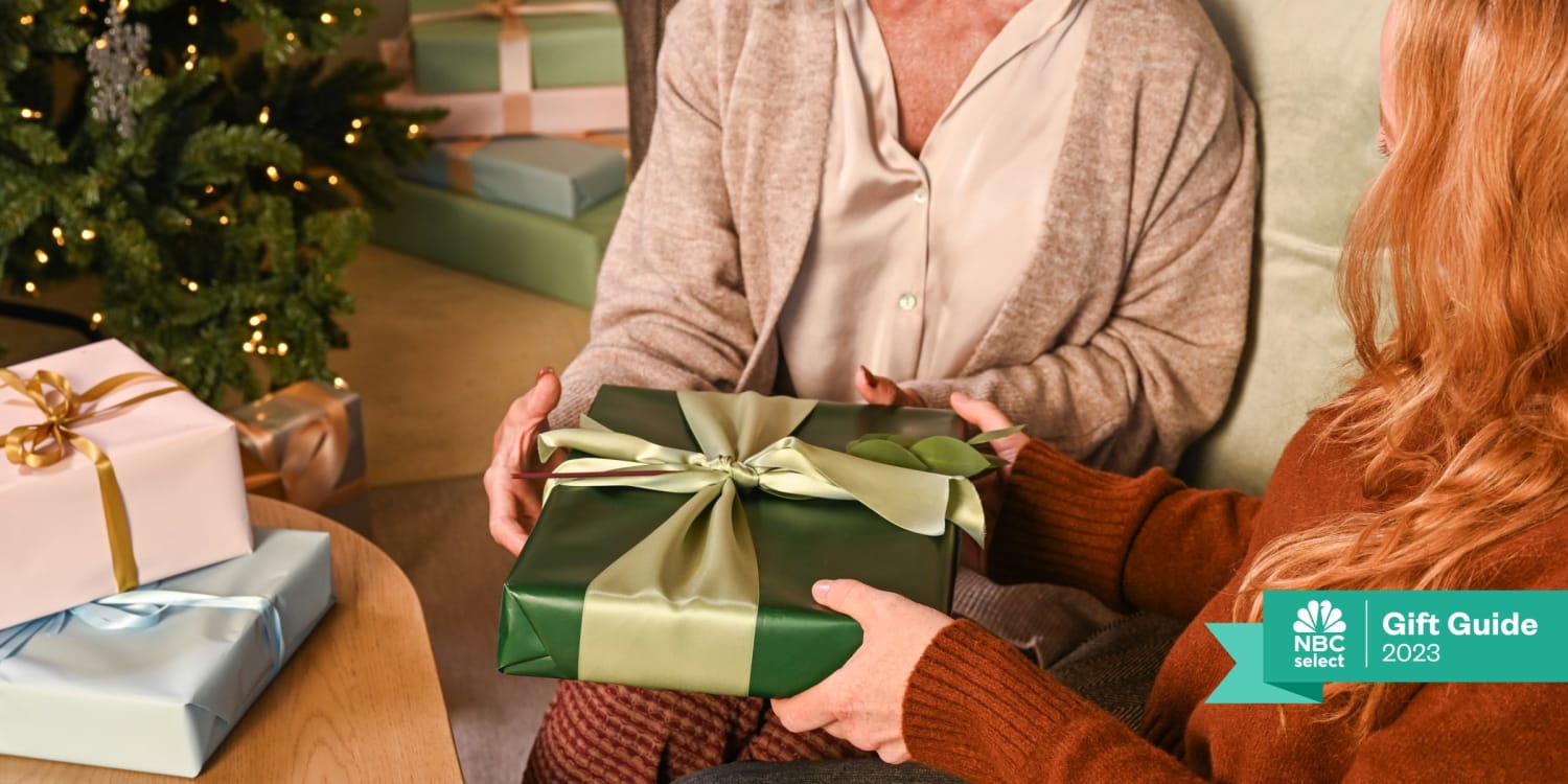 71 Best Christmas Gifts for Mom 2023