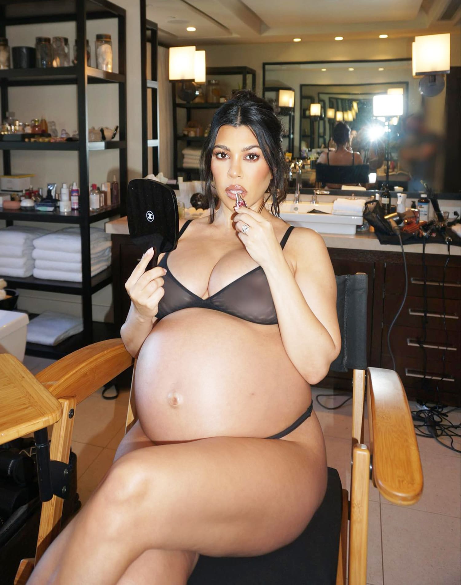 Pregnant Kourtney Kardashian Poses In Bra, Underwear