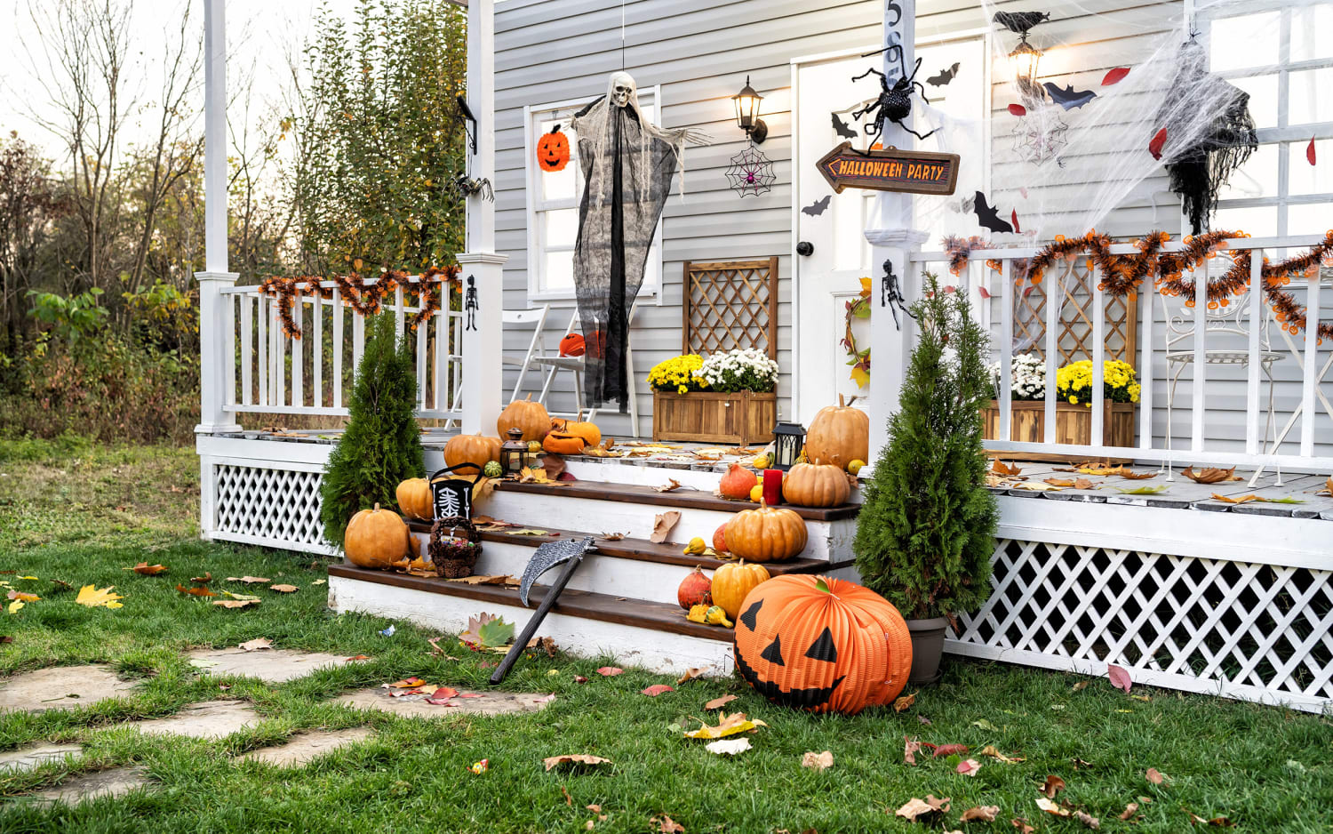 20 Best Halloween Activities and Traditions (Kids & Adults) - Parade