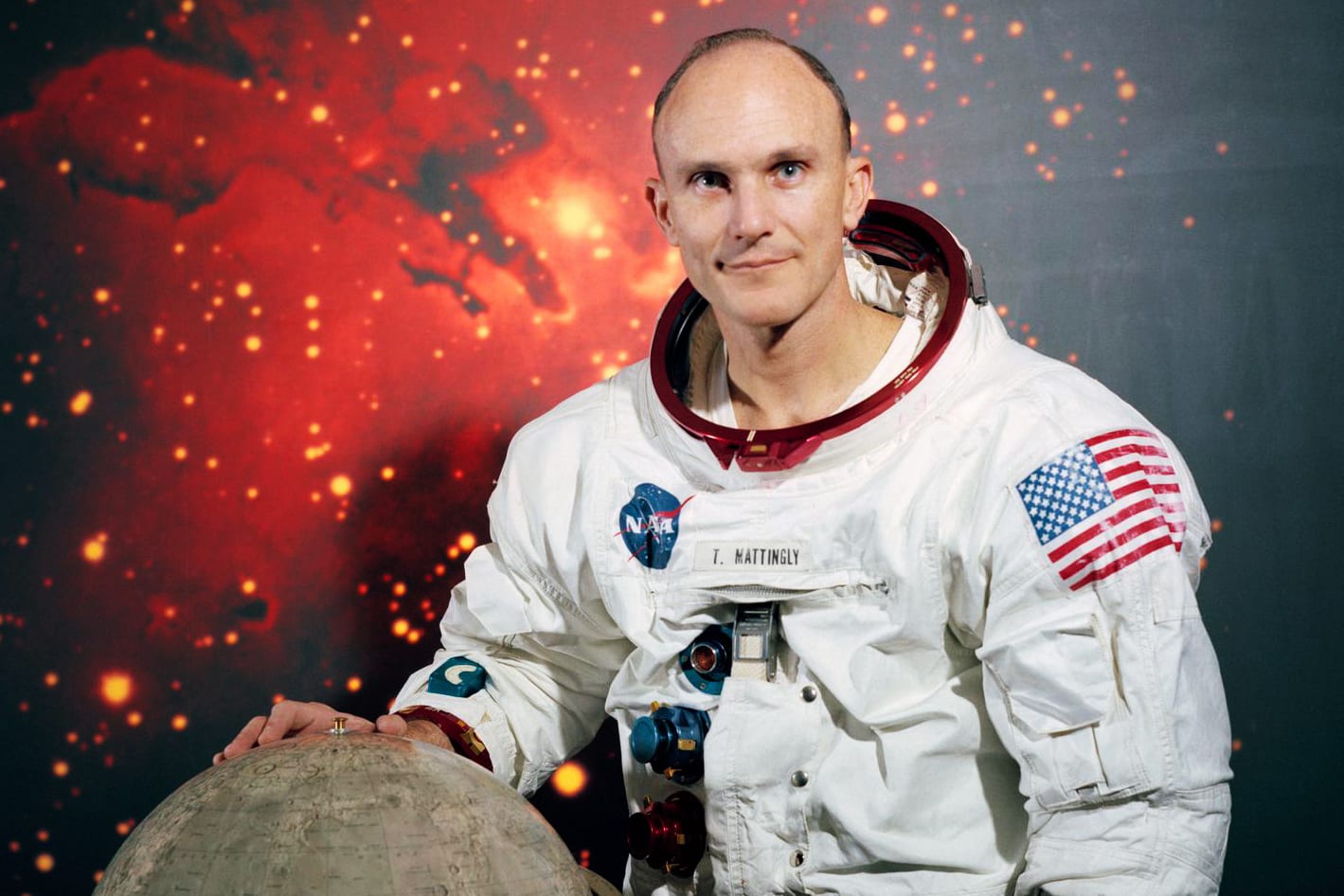 Thomas Kenneth Mattingly, astronauta, który poprowadził Apollo 13 w bezpieczne miejsce, zmarł w wieku 87 lat.