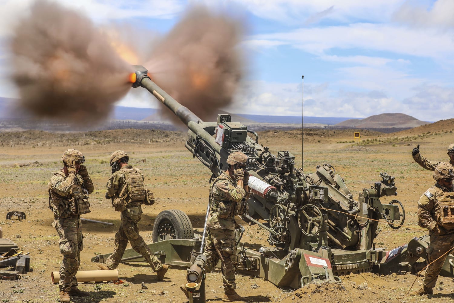 Israel and Ukraine Both Need 155mm Artillery Shells. Can the U.S. Meet  Demand?