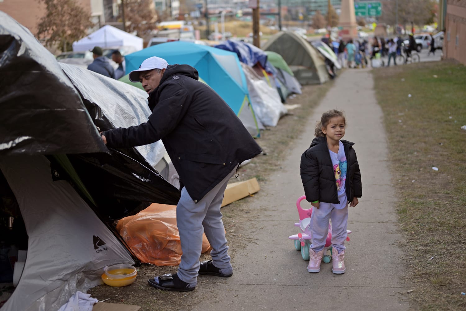 231207-denver-migrants-mn-1530-468a78.jp