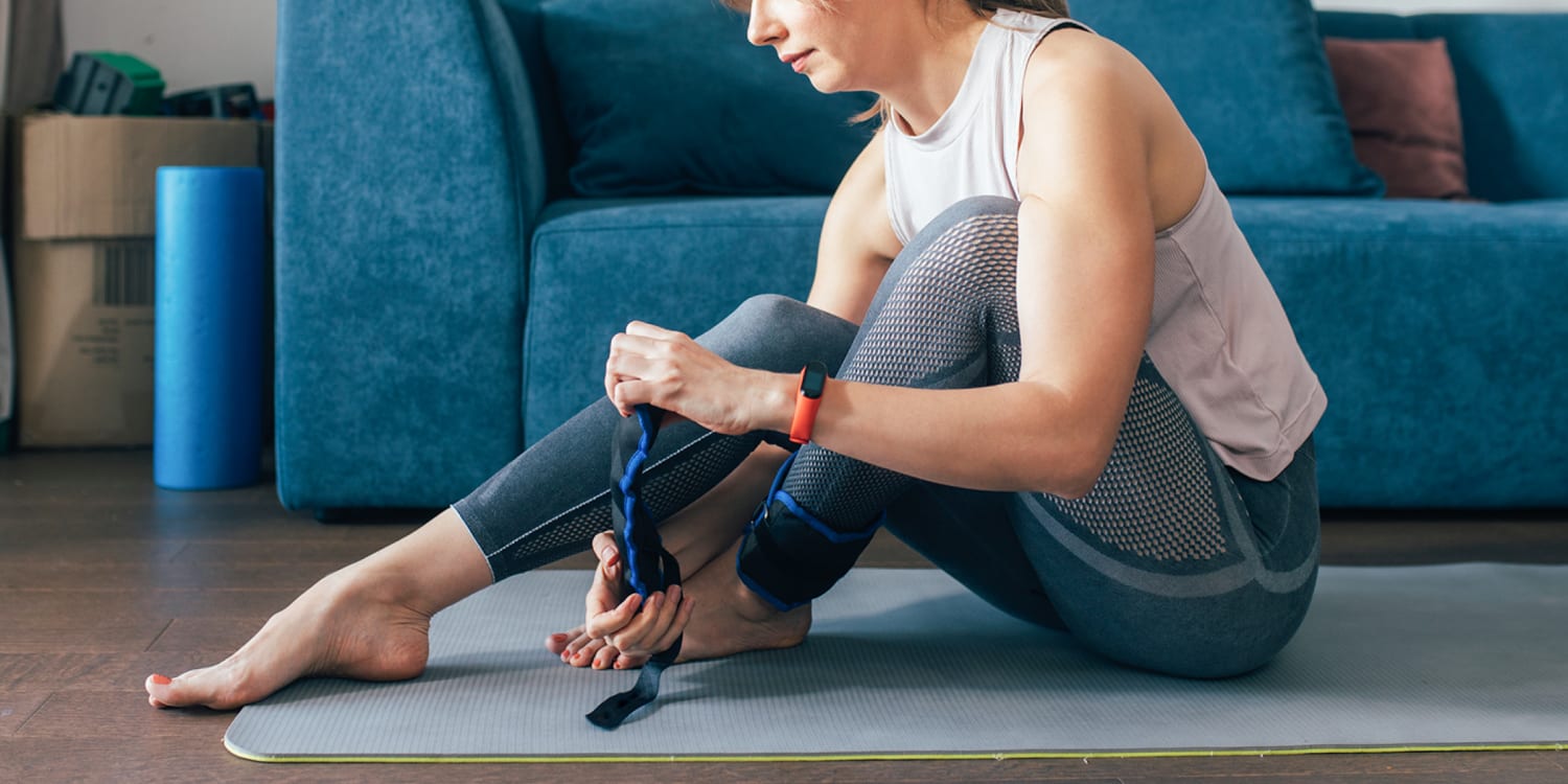 The 10 Best Ankle Weights, According to Fitness Experts in 2022