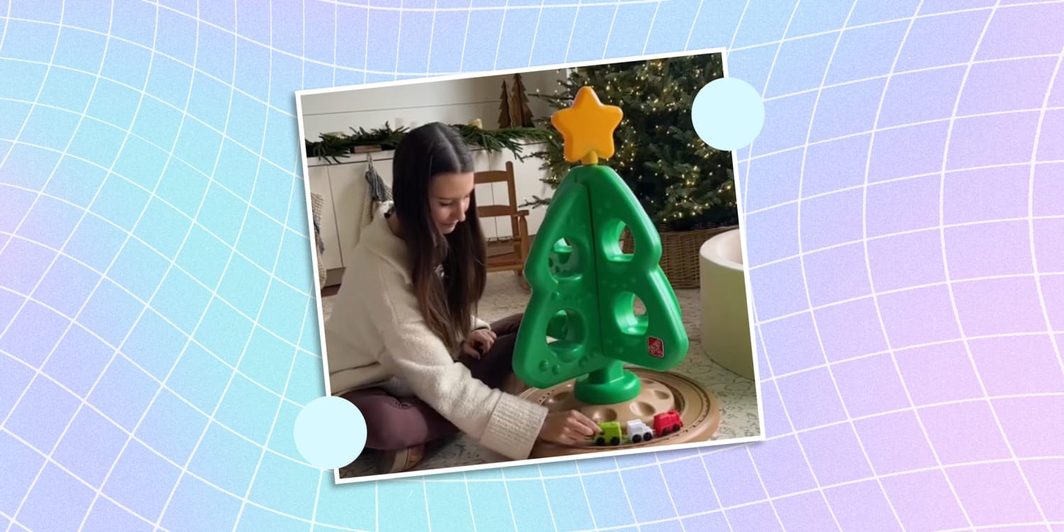 Internet outraged by 'Sad Beige Mom' who gave toddler's Christmas tree a 'total makeover'