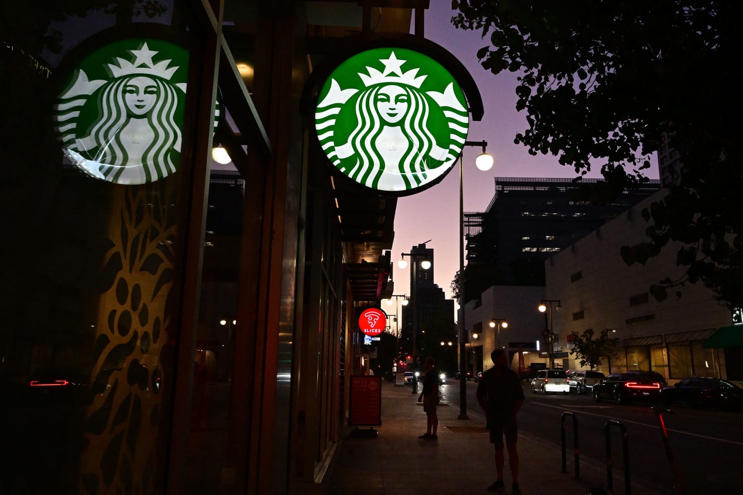 Starbucks has been sued for allegedly using coffee from farms in violation of rights while promoting its “ethical” sourcing.