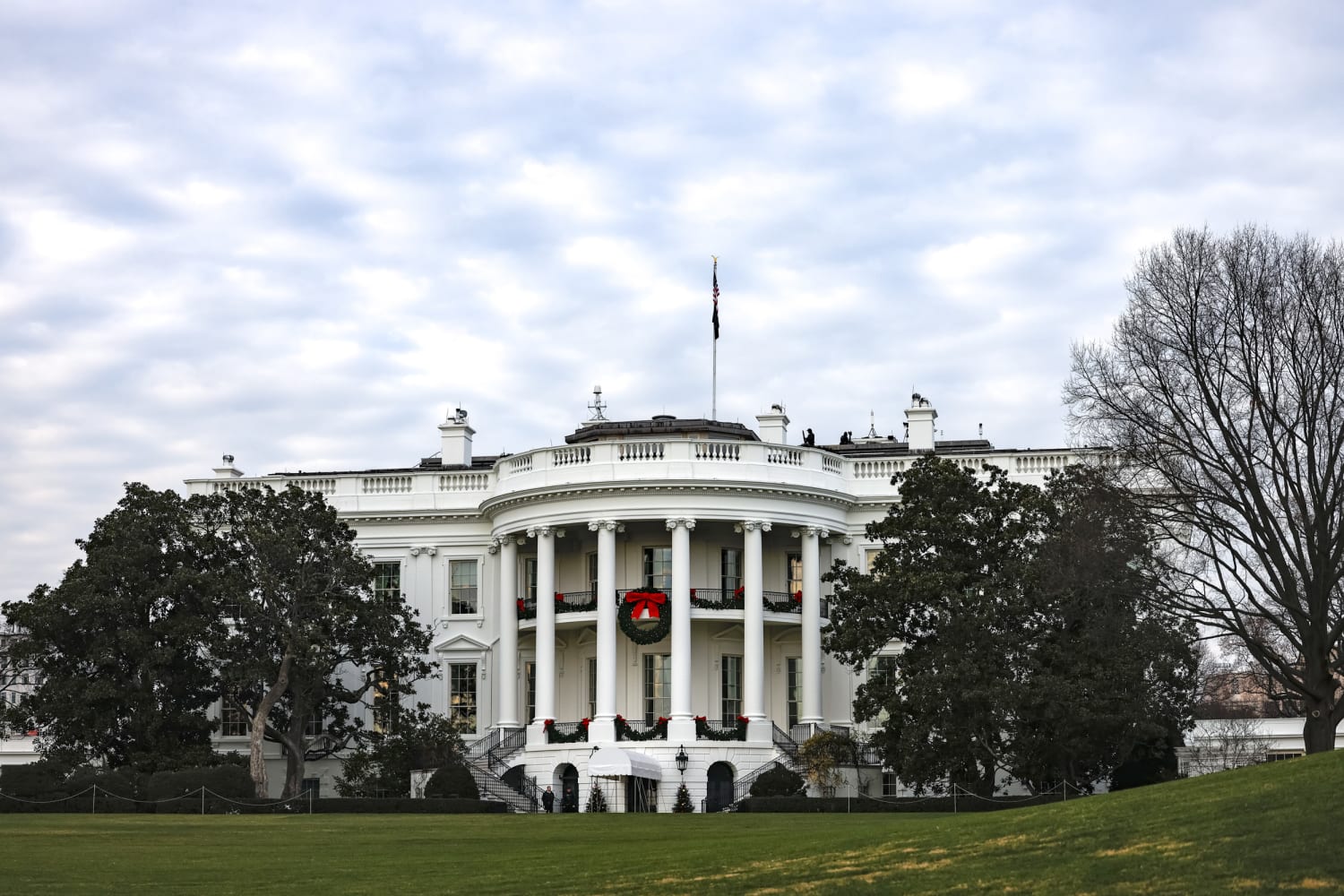 240115-white-house-exterior-mn
