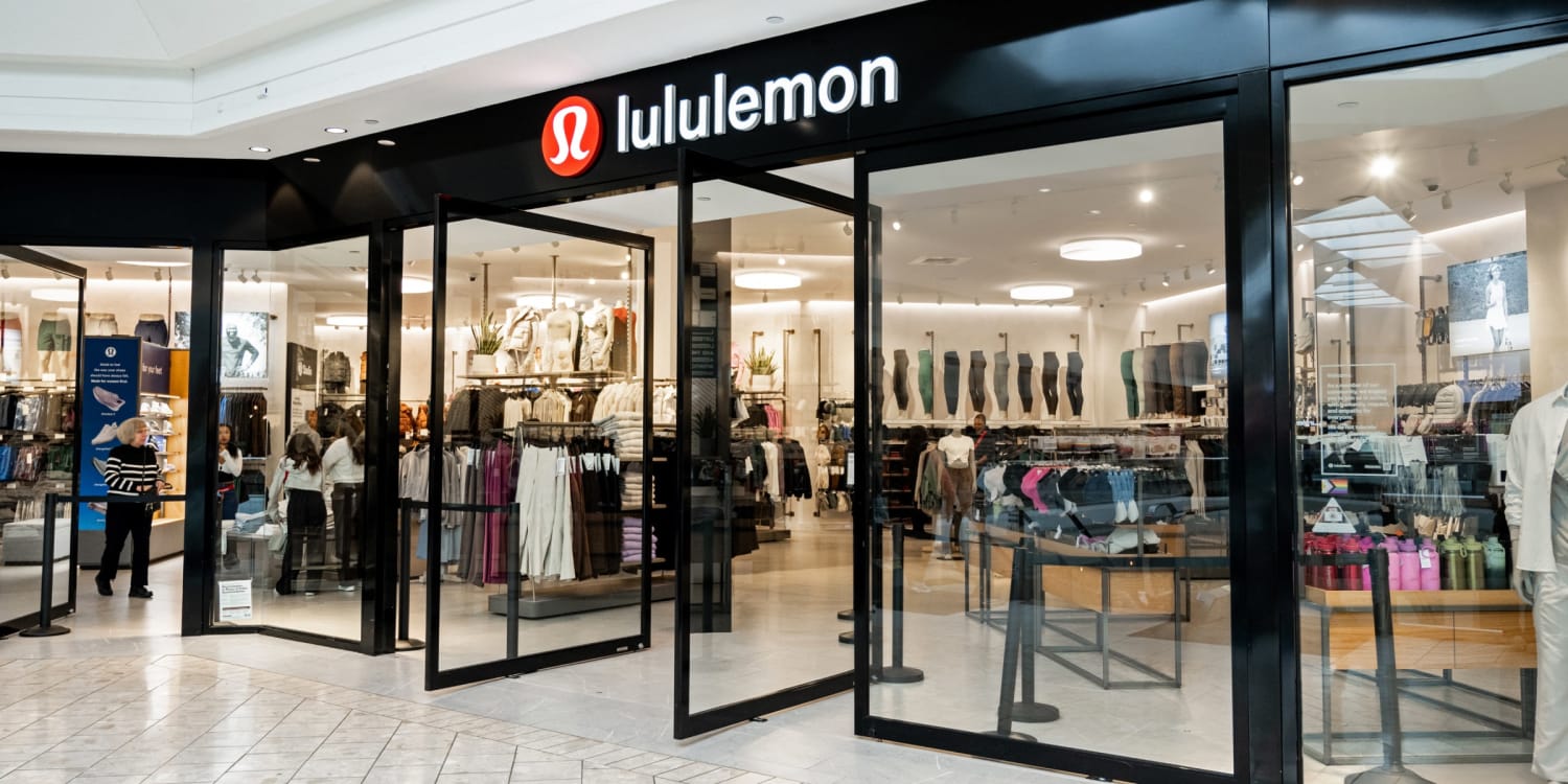 Shopping At Lululemon Outlet Store 2021