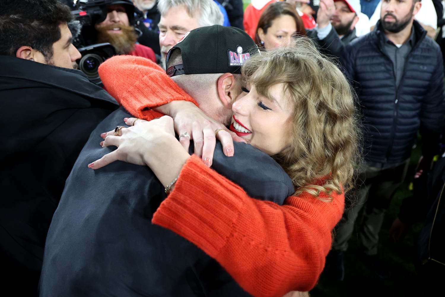 David Letterman tells Taylor Swift NFL haters to 'shut up,' her Travis Kelce romance is 'a lovely thing'
