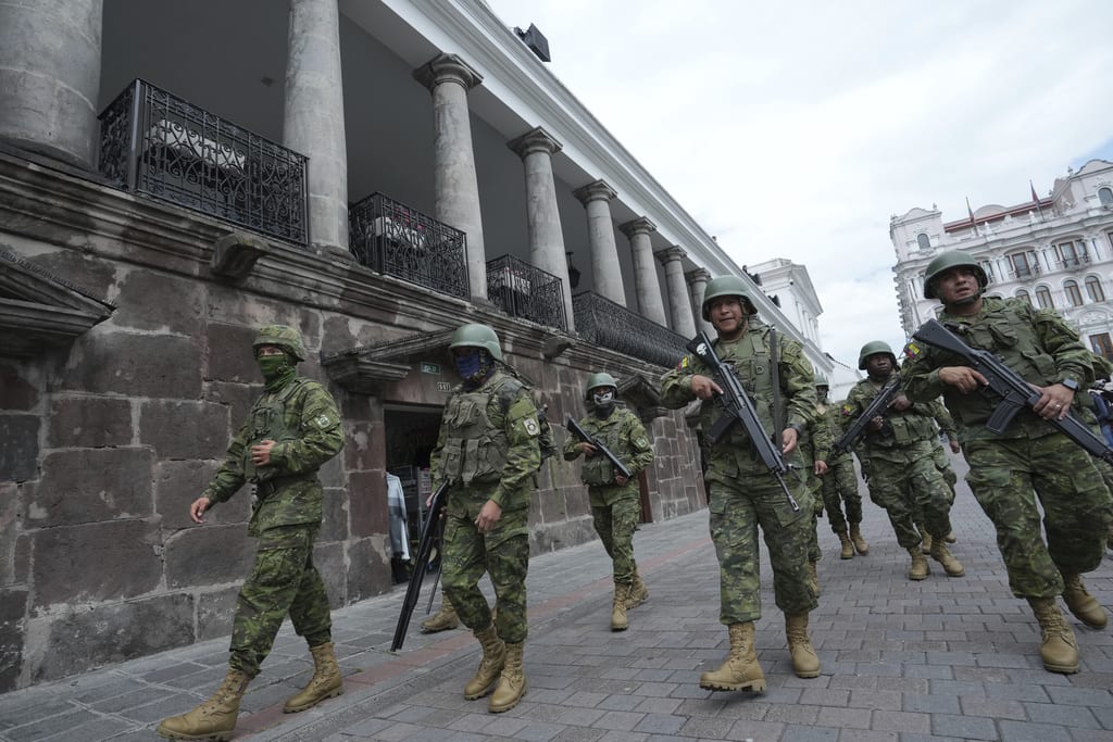 Noboa reitera existencia de conflicto armado interno en Ecuador – Prensa Latina